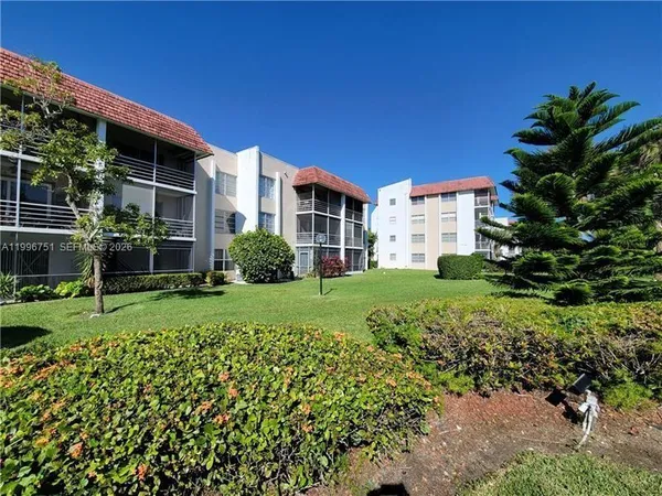 $1,600 | 3774 Inverrary Boulevard, Unit 206P, Lauderhill, FL 33319