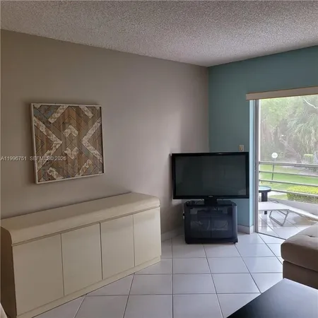 $1,600 | 3774 Inverrary Boulevard, Unit 206P, Lauderhill, FL 33319