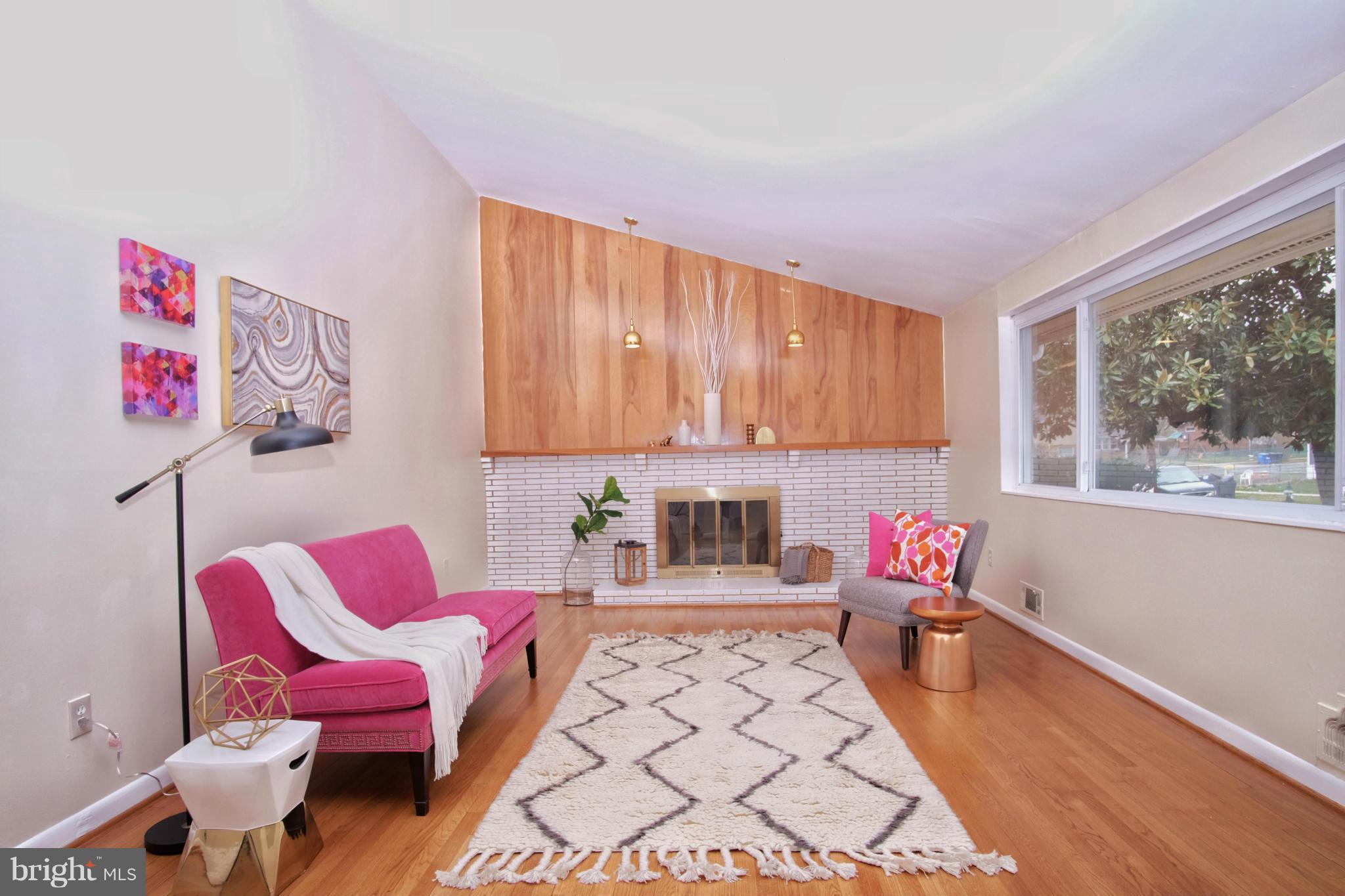 905 South Belgrade Road Silver Spring, MD 20902 - Photo 3 of 27 Living Room1