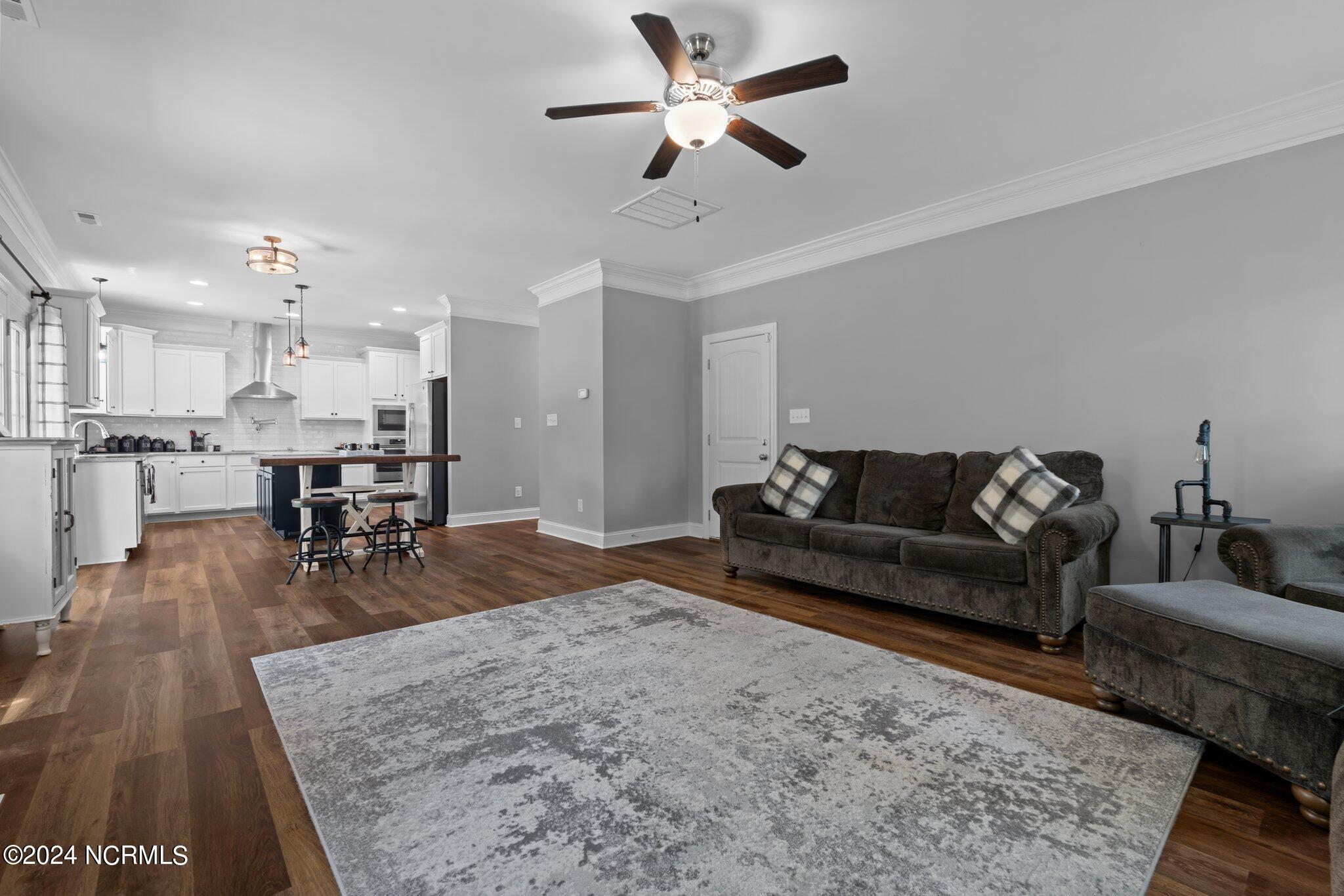 175 Hillard Road Pinehurst, NC 28374 - Photo 12 of 43 Family Room 1