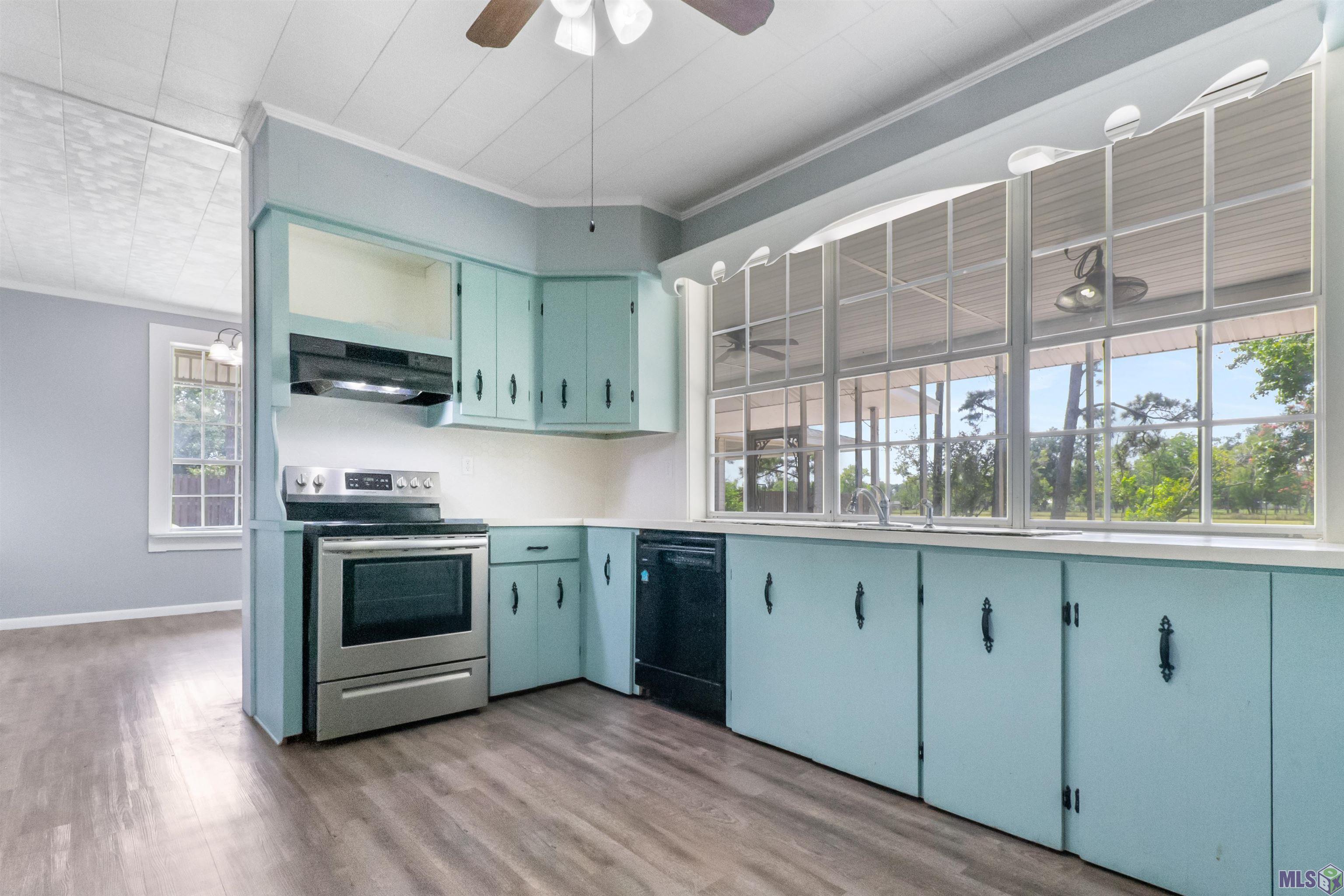 157 Old Mill Road Houma, LA 70364 - Photo 5 of 20 Kitchen