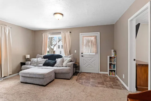 $174,900 | 211 South Oakland Avenue, Oconto Falls, WI 54154