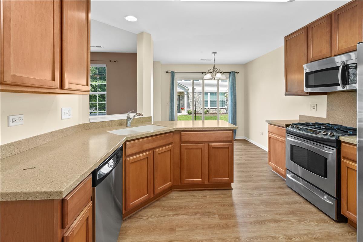15232 Pinewood Road Lockport, IL 60441 - Photo 7 of 20