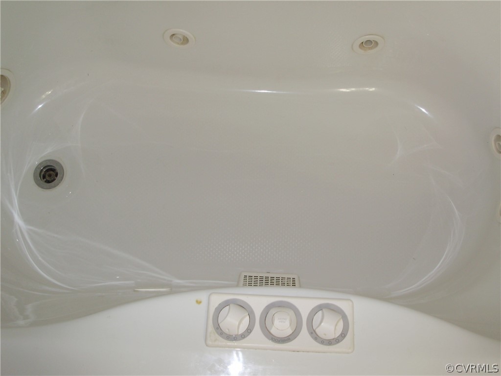 3720 Cottrell Road Richmond, VA 23234 - Photo 15 of 49 Jacuzzi Tub