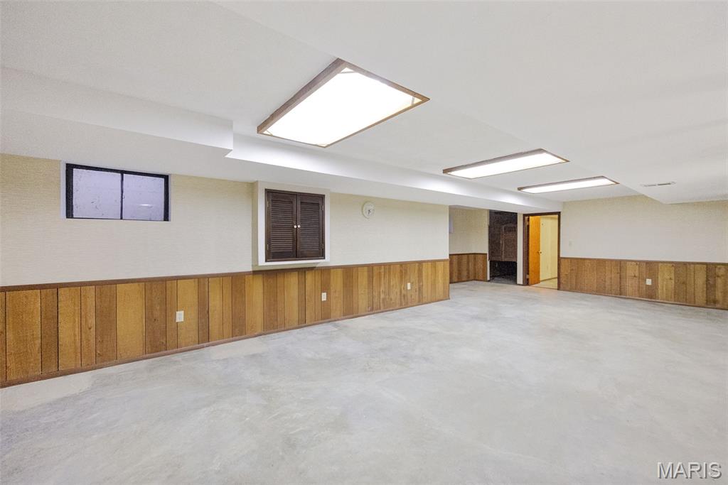 8621 South Laclede Station Road St. Louis, MO 63123 - Photo 24 of 35