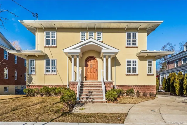 $2,350,000 | 233-25 38th Drive | Douglaston