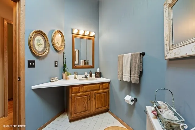 $525,000 | 28855 North Garland Road, Wauconda, IL 60084