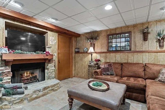 $525,000 | 28855 North Garland Road, Wauconda, IL 60084