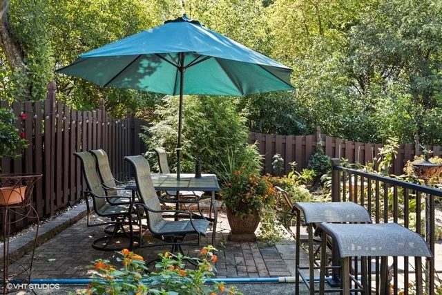 $525,000 | 28855 North Garland Road, Wauconda, IL 60084