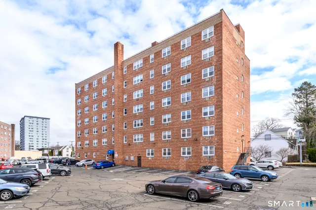 $1,750 | 140 Grove Street, Unit 2A, Stamford, CT 06901