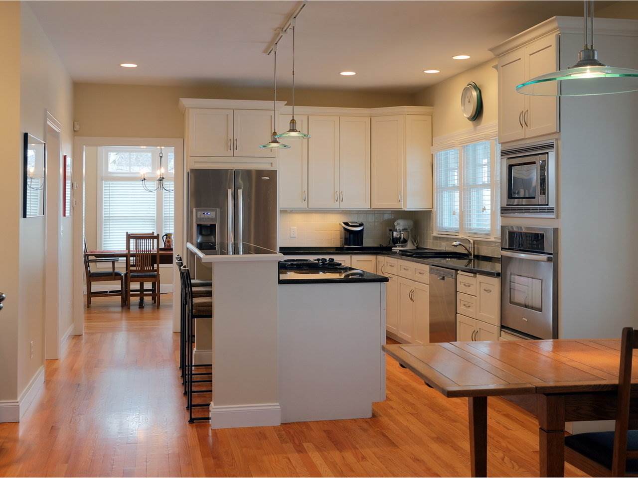 363 Golf Course Road South Burlington, VT 05403 - Photo 5 of 36