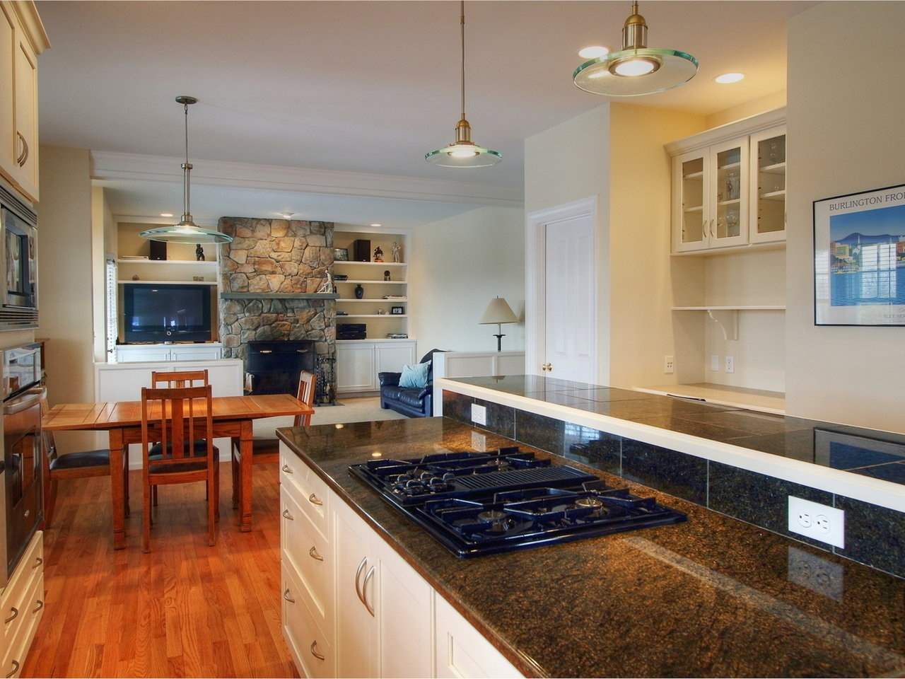 363 Golf Course Road South Burlington, VT 05403 - Photo 10 of 36