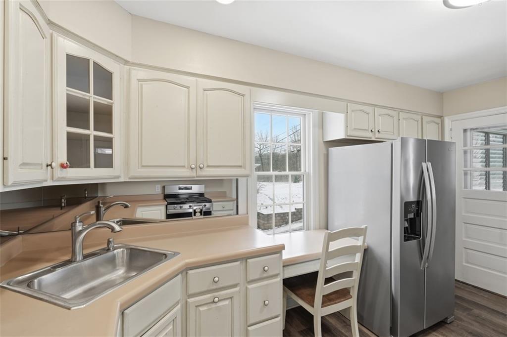 268 Coraopolis Road Coraopolis, PA 15108 - Photo 17 of 50 Need a cheery space to work from home or for the kids to do homework? Or do you just want to drink a coffee and read with a peaceful view? Here's your spot!