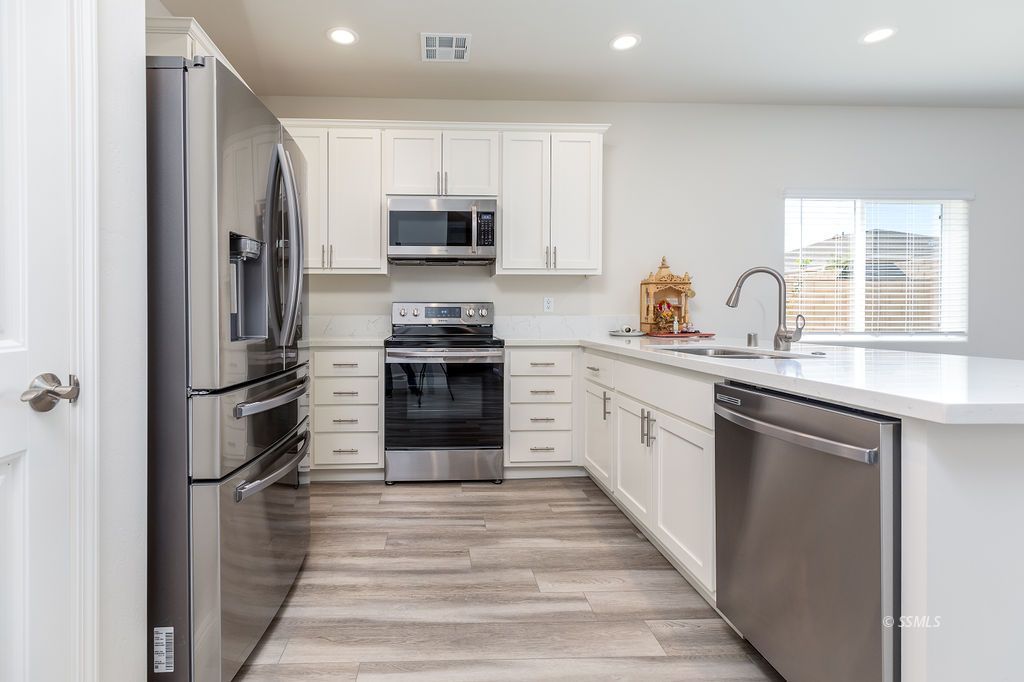 415 Thomas Street Ridgecrest, CA 93555 - Photo 7 of 31