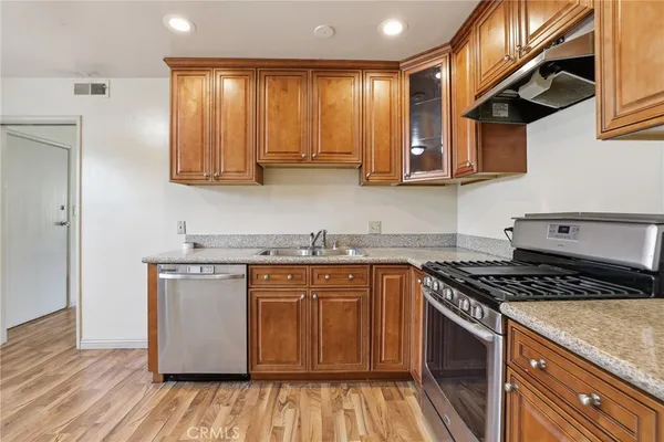 $1,695,000 | 3521 Ocean View Boulevard, Glendale, CA 91208