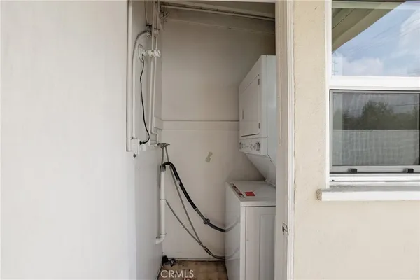 $1,695,000 | 3521 Ocean View Boulevard, Glendale, CA 91208