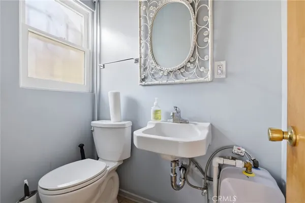 $1,695,000 | 3521 Ocean View Boulevard, Glendale, CA 91208