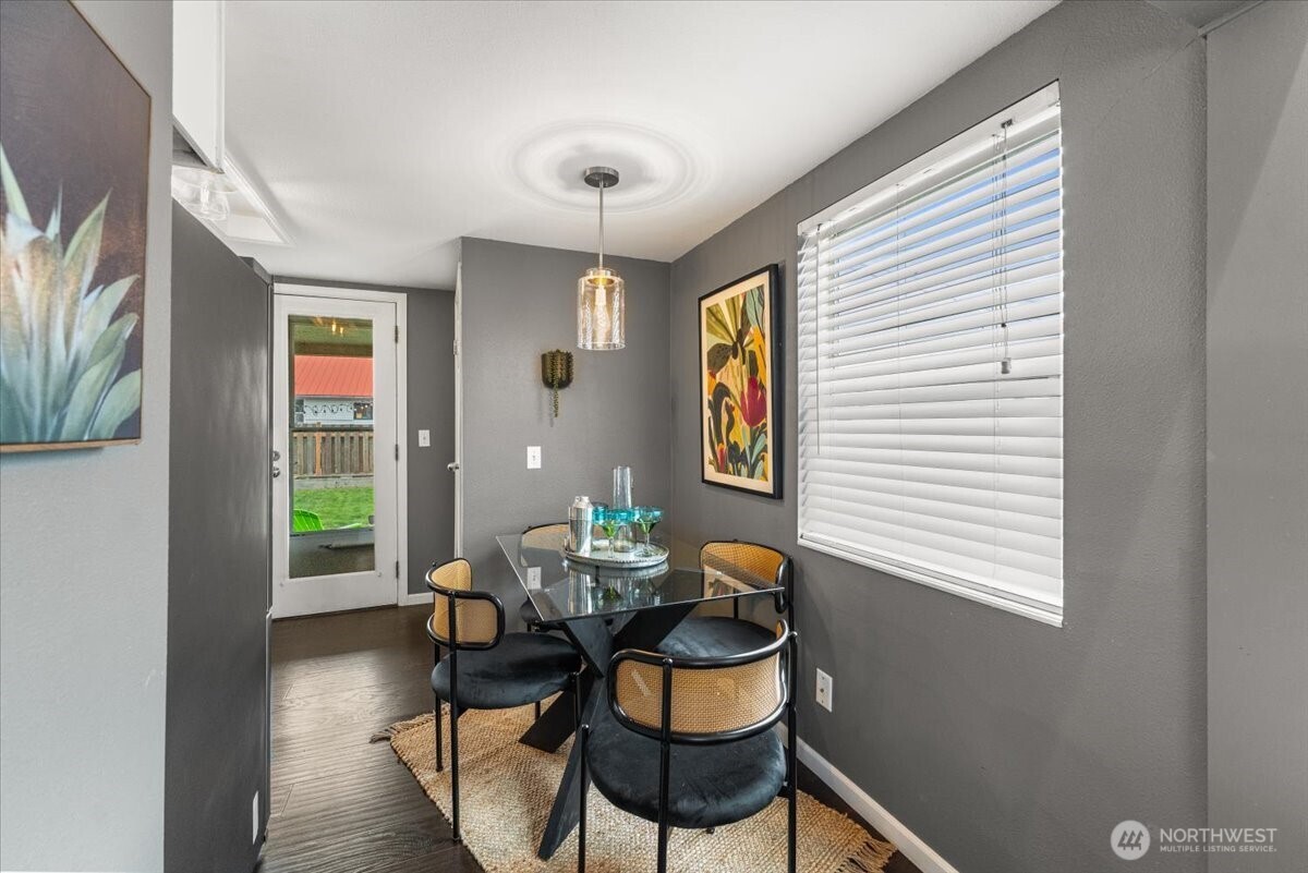 1101 Wells Street Enumclaw, WA 98022 - Photo 9 of 39