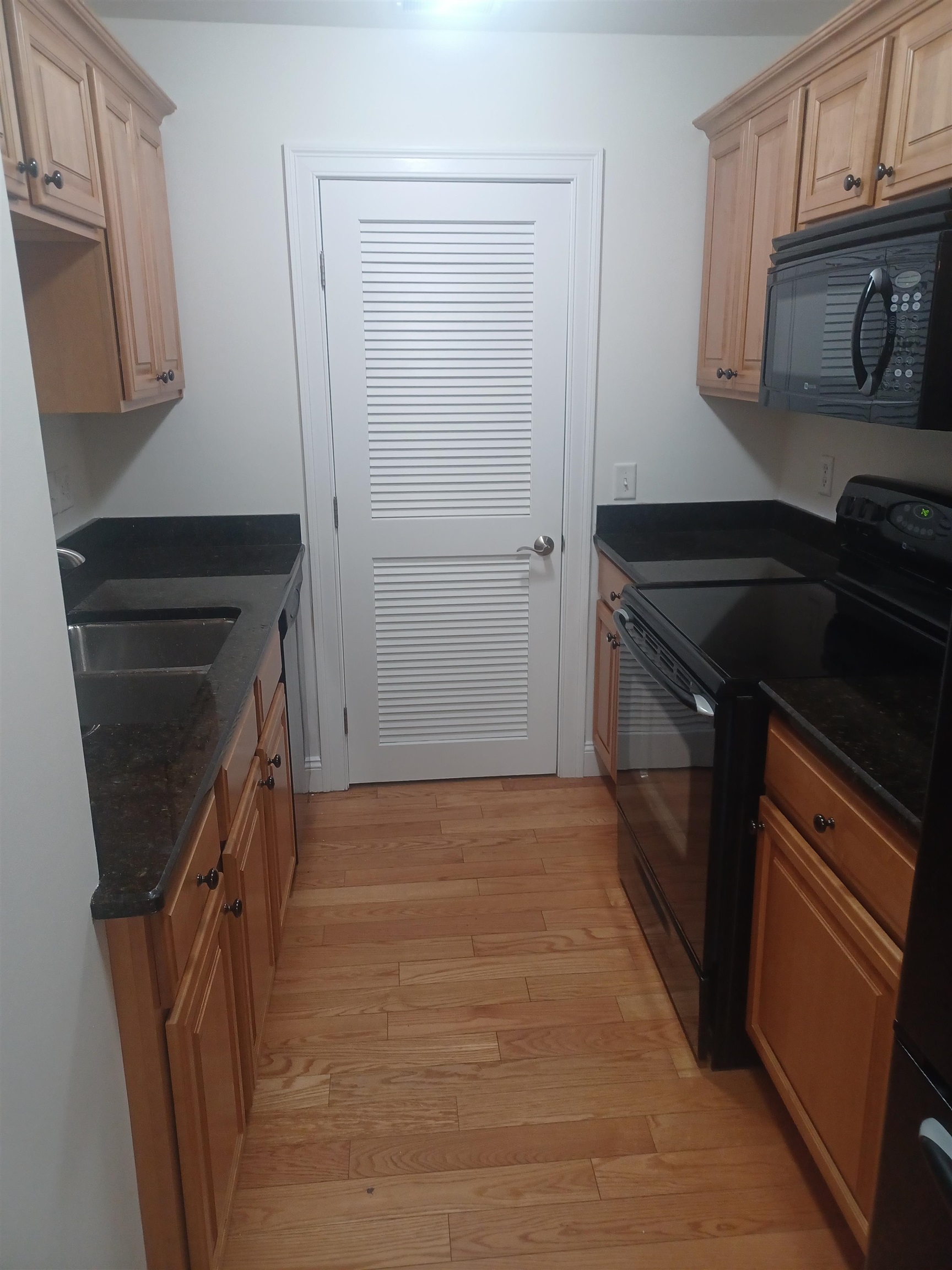 6-204 Stearns Lane Merrimack, NH 03054 - Photo 2 of 14