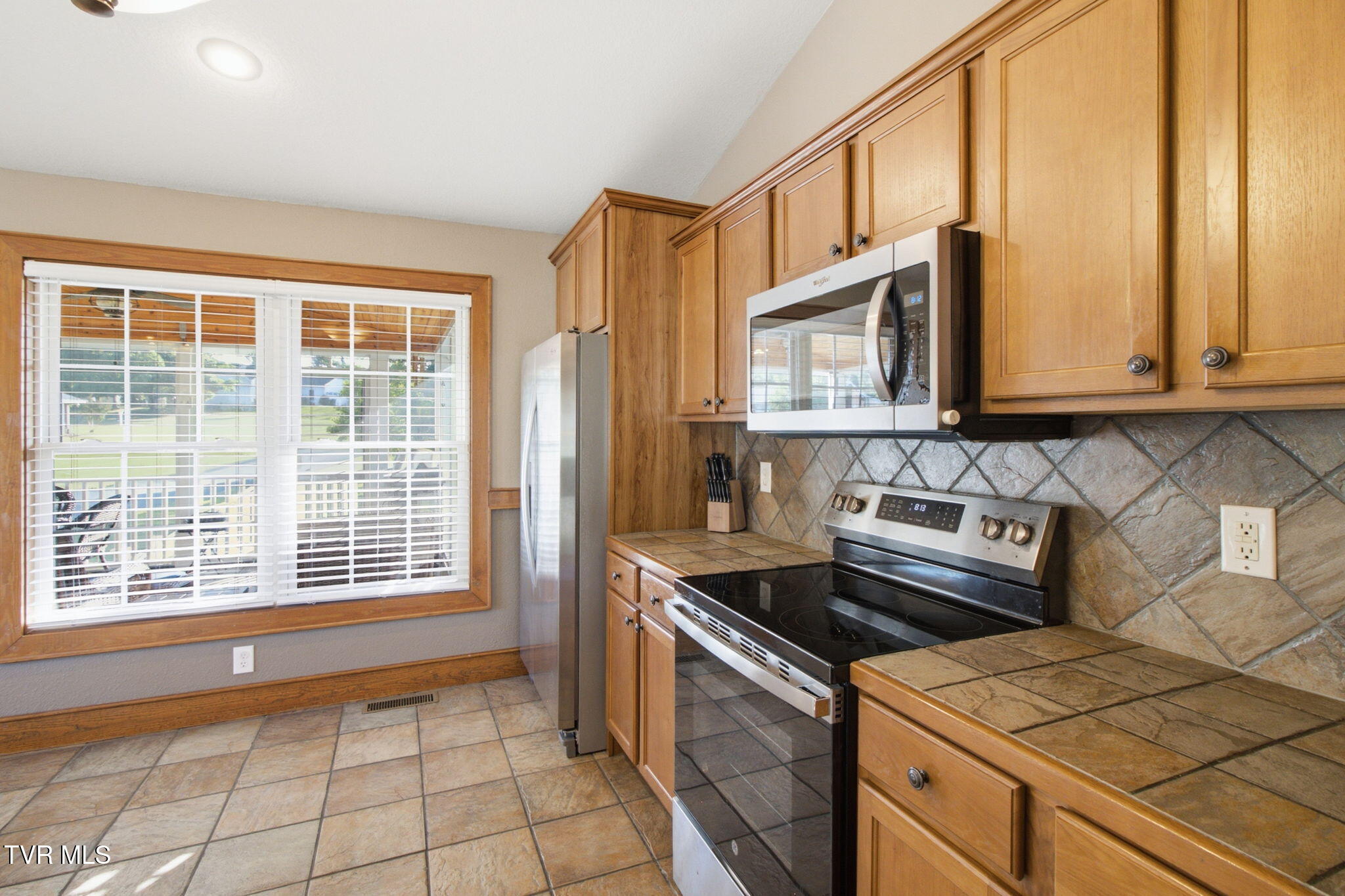 226 Reed Avenue Greeneville, TN 37743 - Photo 8 of 34 8-web-or-mls-DZ3A4722