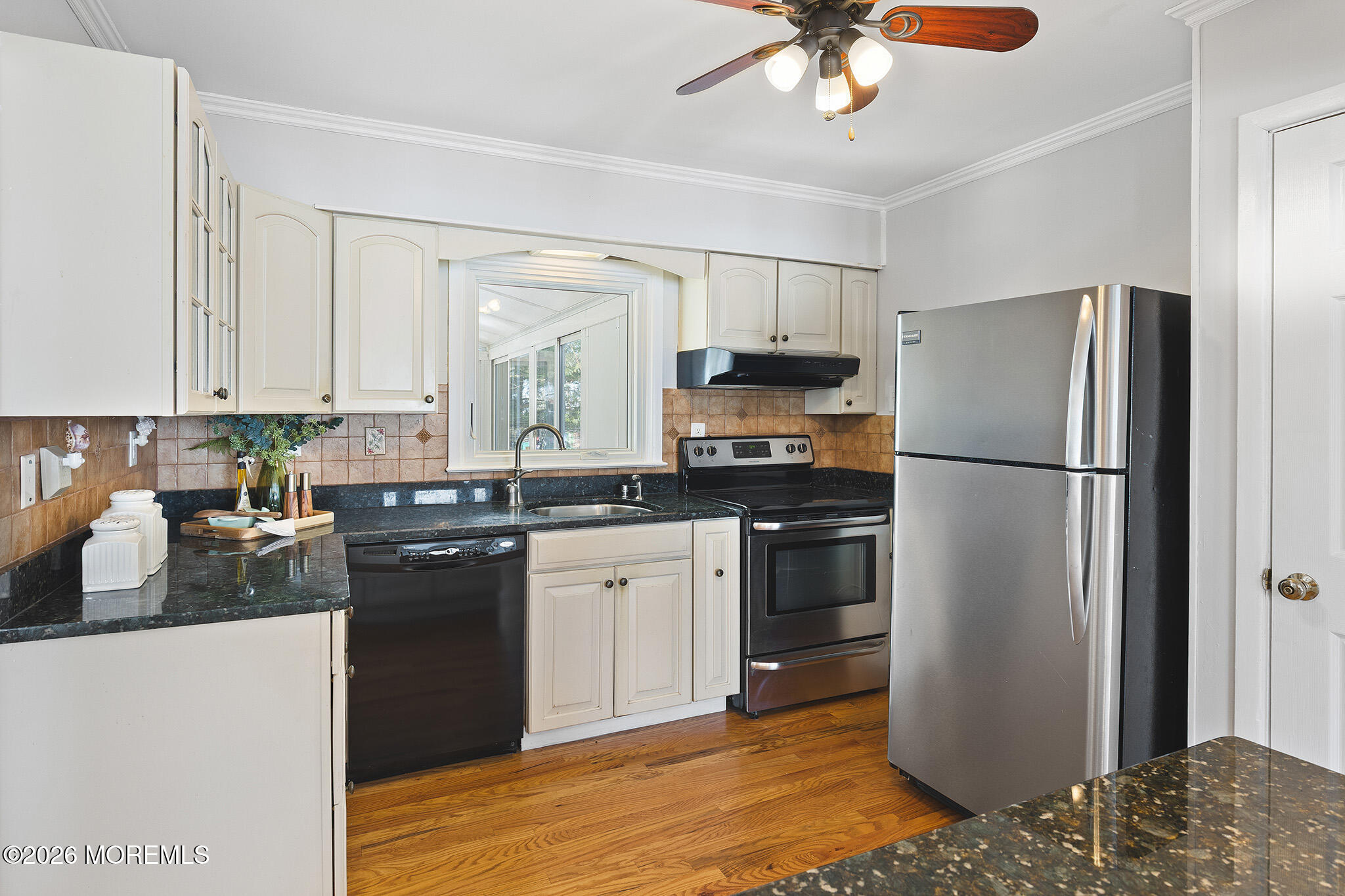 2005 Nassau Drive Spring Lake, NJ 07762 - Photo 8 of 41 Granite Counters
