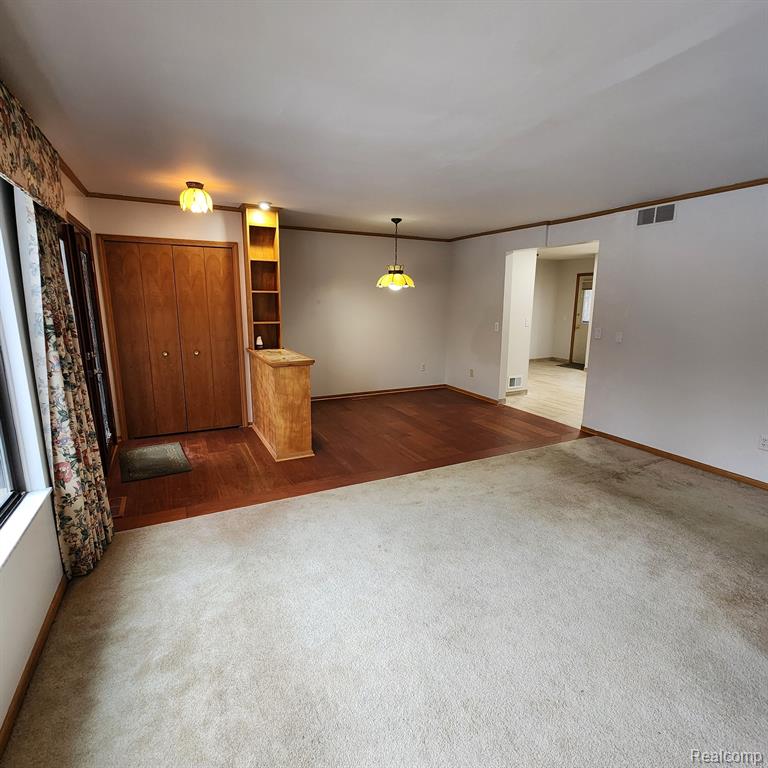 28705 Inkster Road Farmington Hills, MI 48334 - Photo 3 of 24