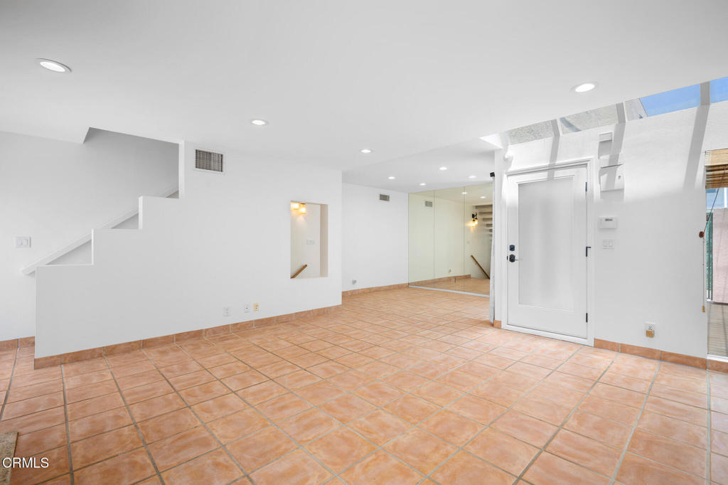 400 Monterey Road, Unit 16 Glendale, CA 91206 - Photo 9 of 42 snaplistla_07