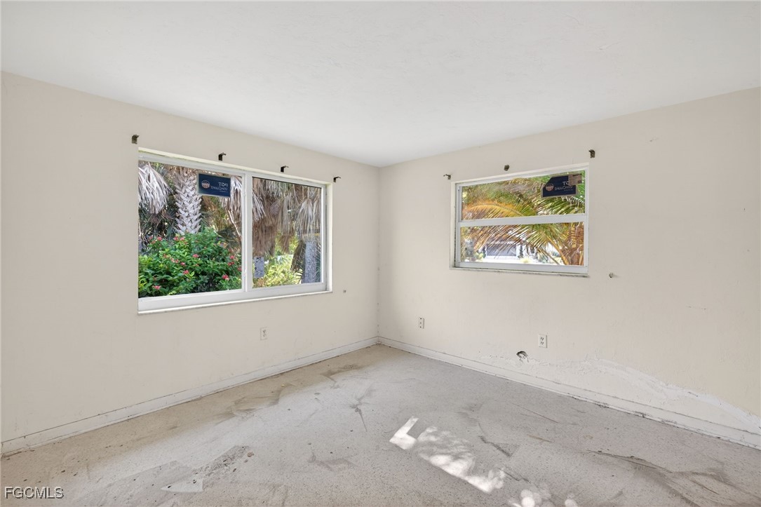 935 Pecten Court Sanibel, FL 33957 - Photo 15 of 35 an empty room with a window