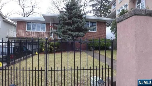 $3,850 | 469 Westview Avenue, Englewood, NJ 07631