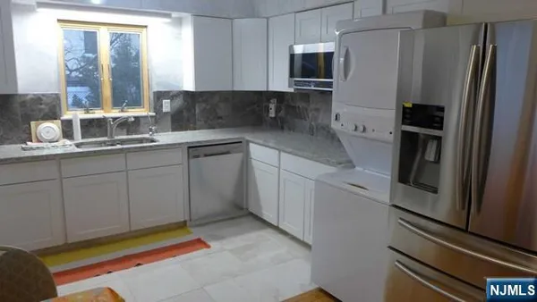 $3,850 | 469 Westview Avenue, Englewood, NJ 07631