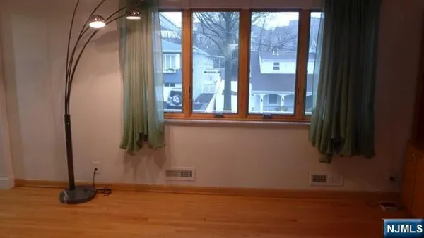 $3,850 | 469 Westview Avenue, Englewood, NJ 07631