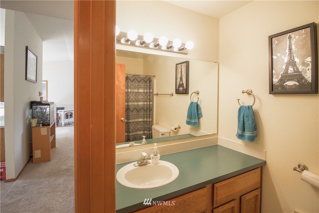 17828 Jordan Street Southwest Rochester, WA 98579 - Photo 11 of 15