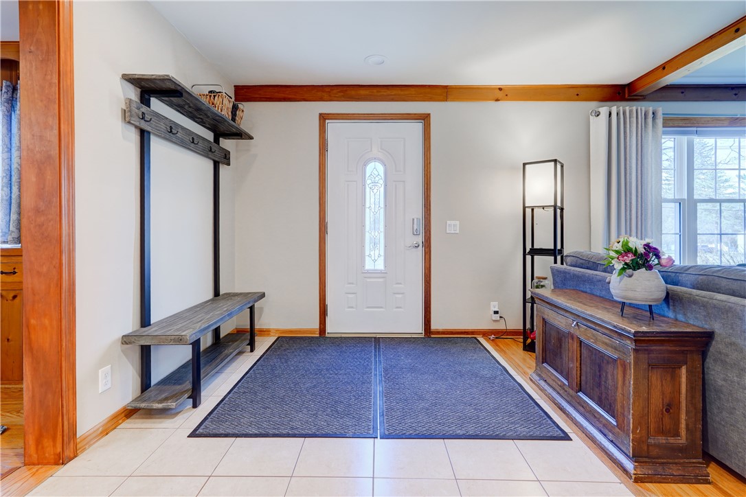 330 Kreag Road Perinton, NY 14534 - Photo 4 of 47