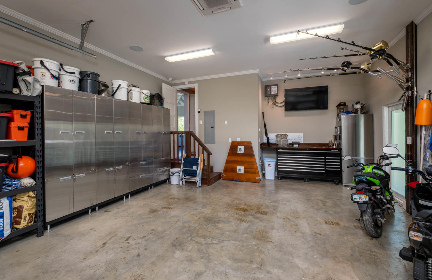 122 Spoonbill Road Tavernier, FL 33070 - Photo 32 of 63 Garage