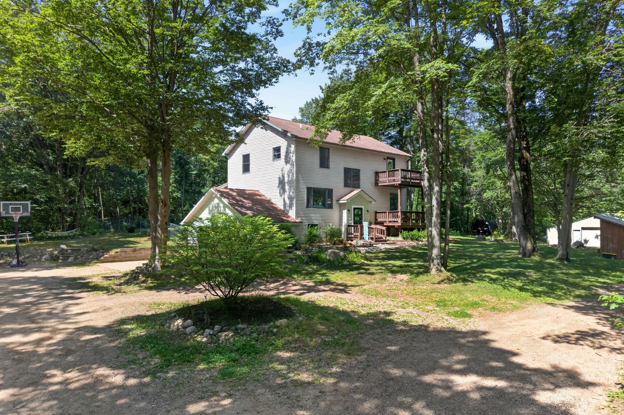 5358 South Seeley Road Cadillac, MI 49601 - Photo 2 of 57