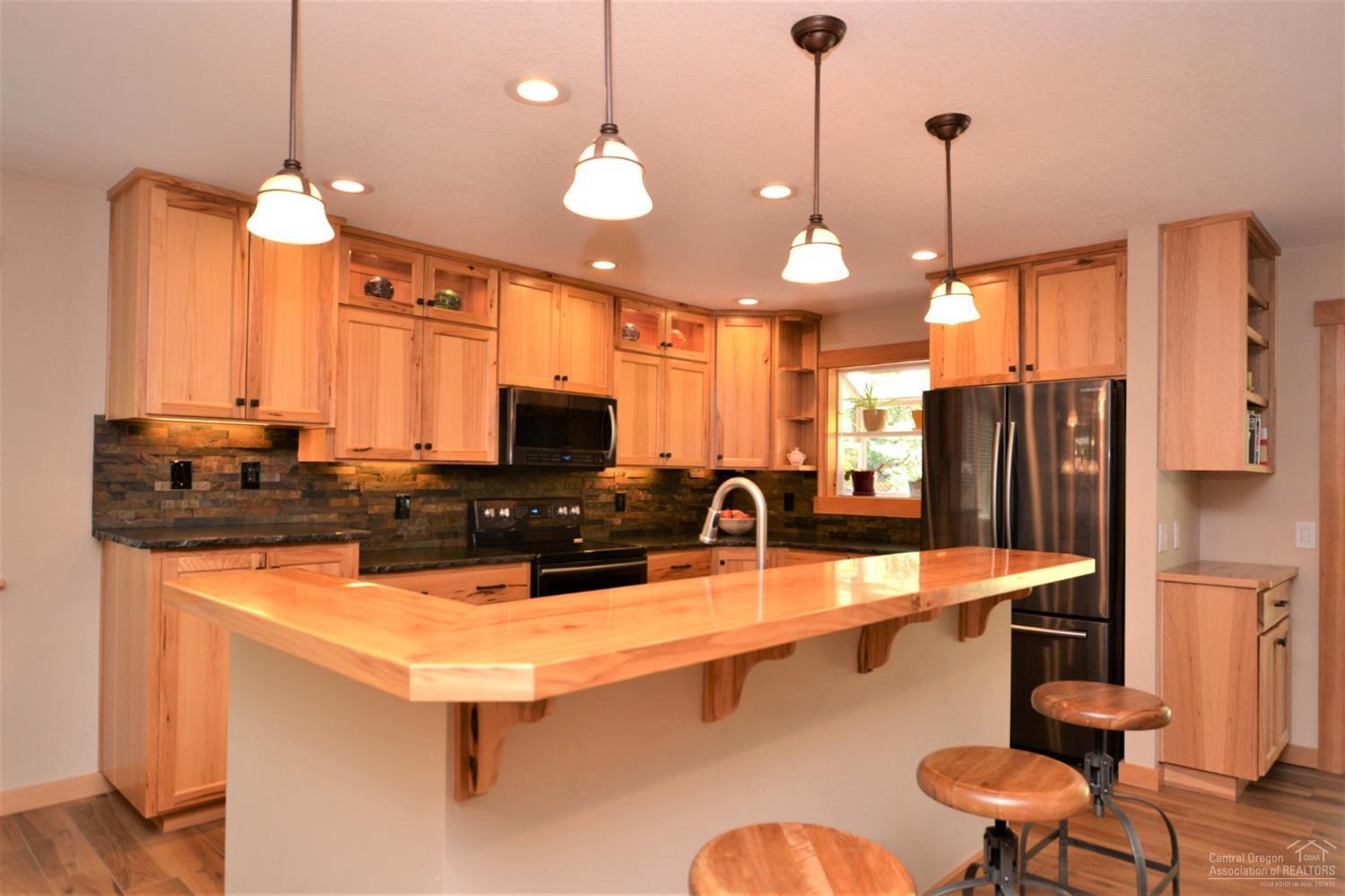 61143 Roughrider Lane Bend, OR 97702 - Photo 5 of 25 Additional Photo