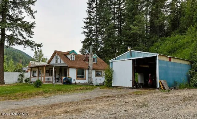 $300,000 | 164 West Fork Pine Creek Road, Pinehurst, ID 83850