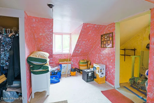 $300,000 | 164 West Fork Pine Creek Road, Pinehurst, ID 83850