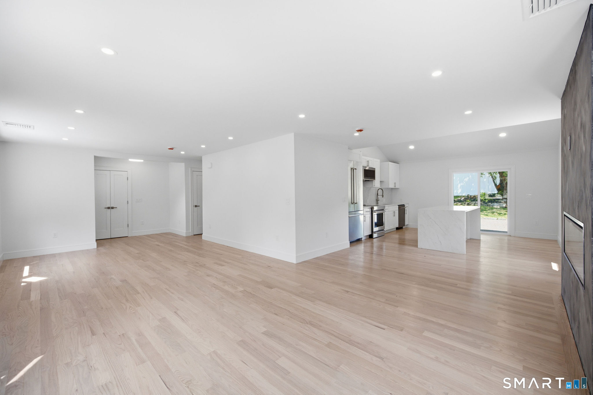 5 Tod Road Norwalk, CT 06851 - Photo 4 of 40