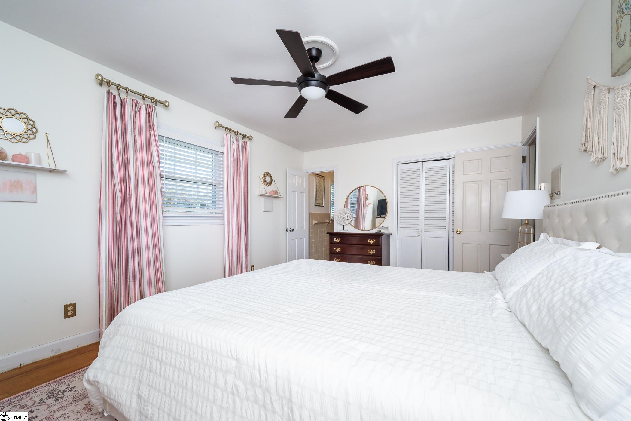 401 South Glassy Mountain Road Pickens, SC 29671 - Photo 15 of 42