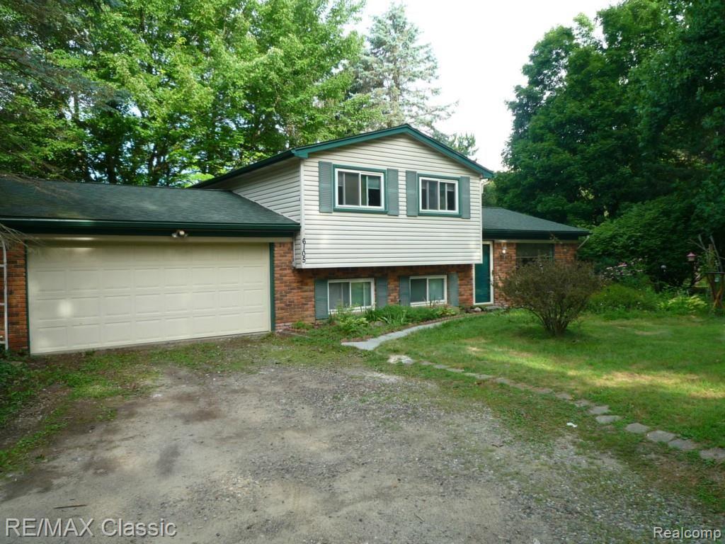 6105 North Owosso Road Fowlerville, MI 48836 - Photo 1 of 18 P1020934.jpg