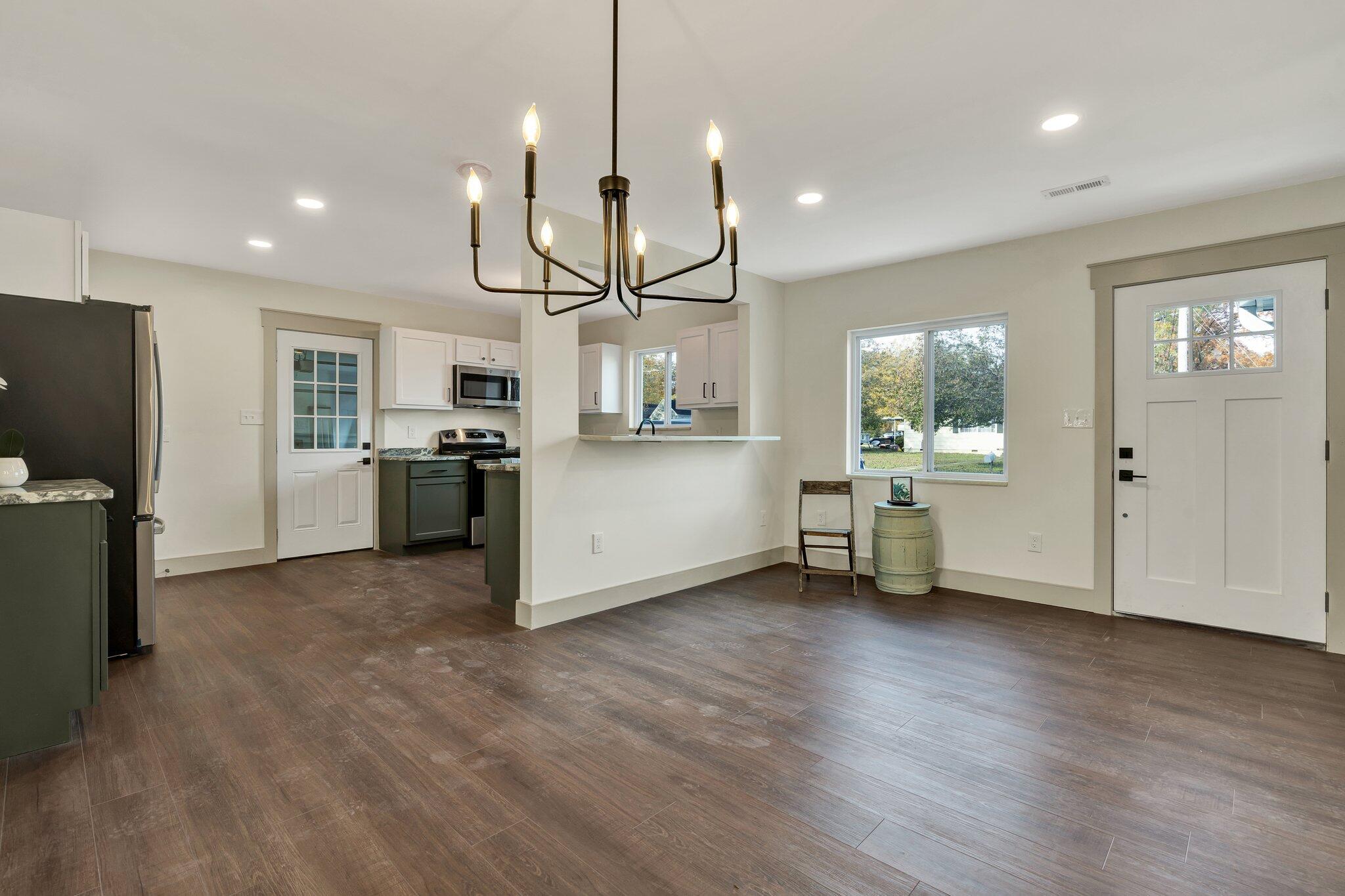 1024 Hurst Street East Ridge, TN 37412 - Photo 2 of 29 8.1-web-or-mls-DSC08719