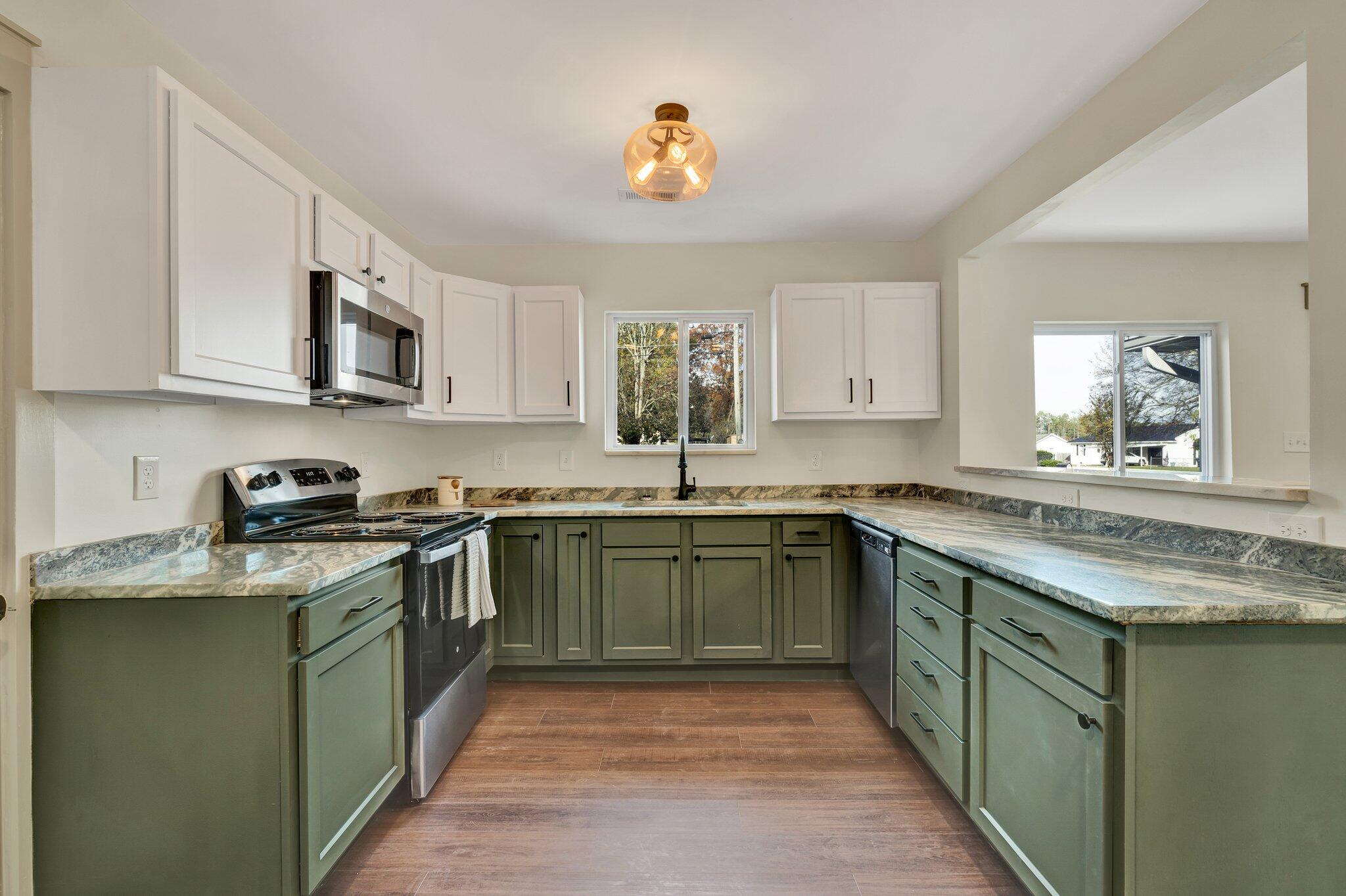 1024 Hurst Street East Ridge, TN 37412 - Photo 3 of 29 8.3-web-or-mls-DSC08754