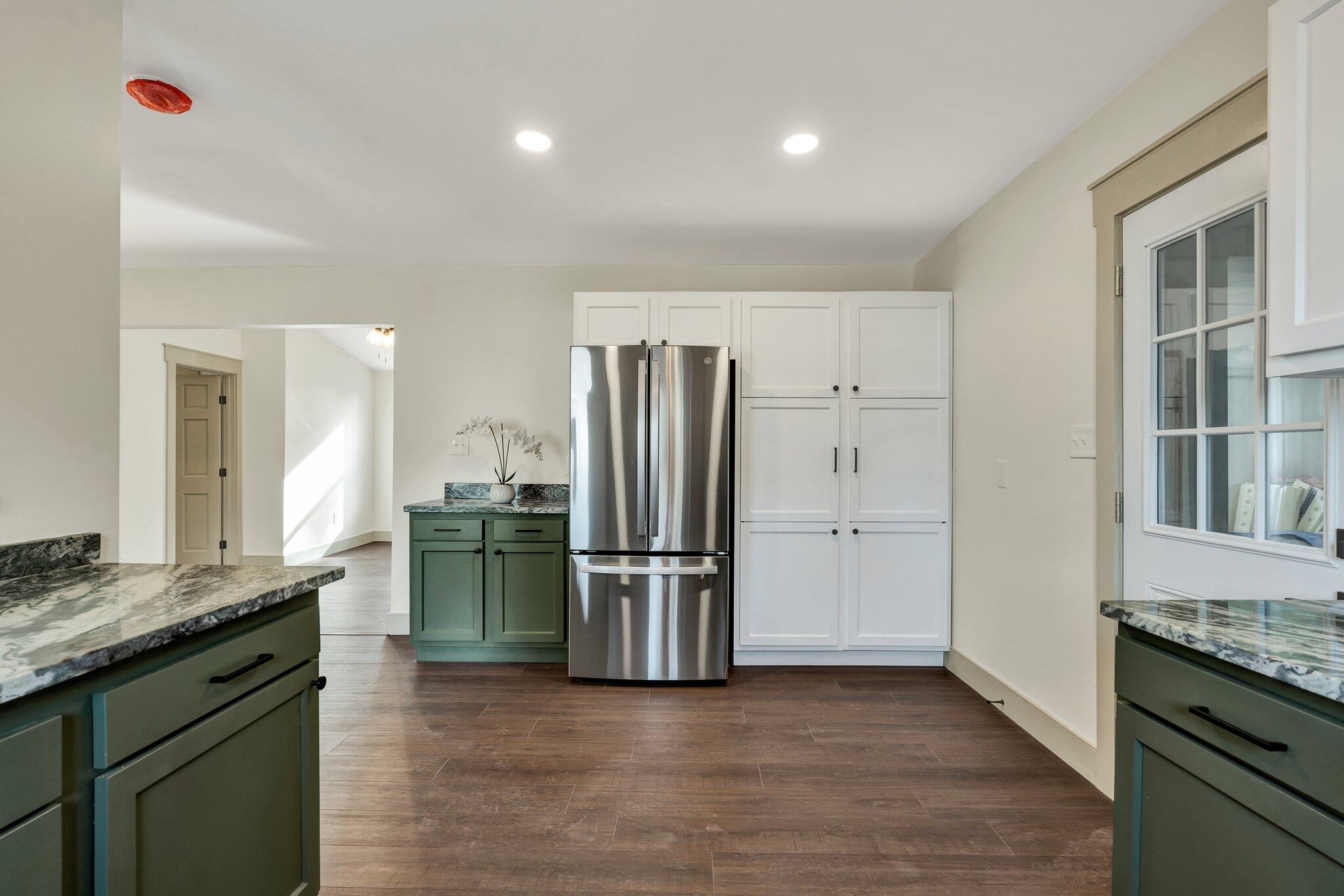 1024 Hurst Street East Ridge, TN 37412 - Photo 4 of 29 8.5-web-or-mls-DSC08767