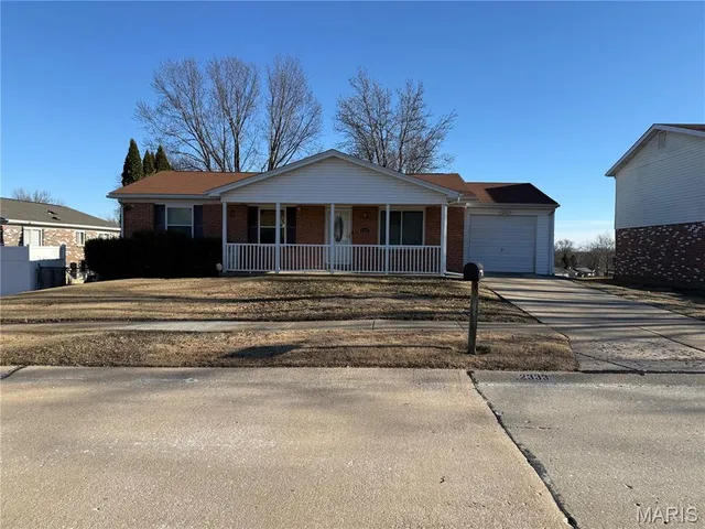 $219,900 | 2333 Bensonhurst Drive, Florissant, MO 63031