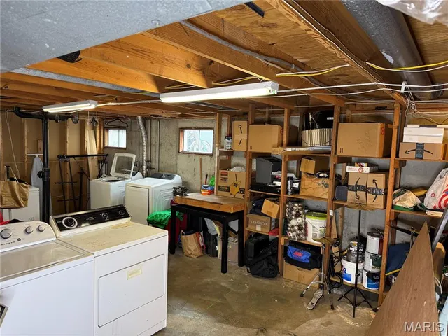 $219,900 | 2333 Bensonhurst Drive, Florissant, MO 63031