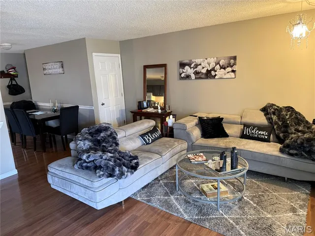 $219,900 | 2333 Bensonhurst Drive, Florissant, MO 63031