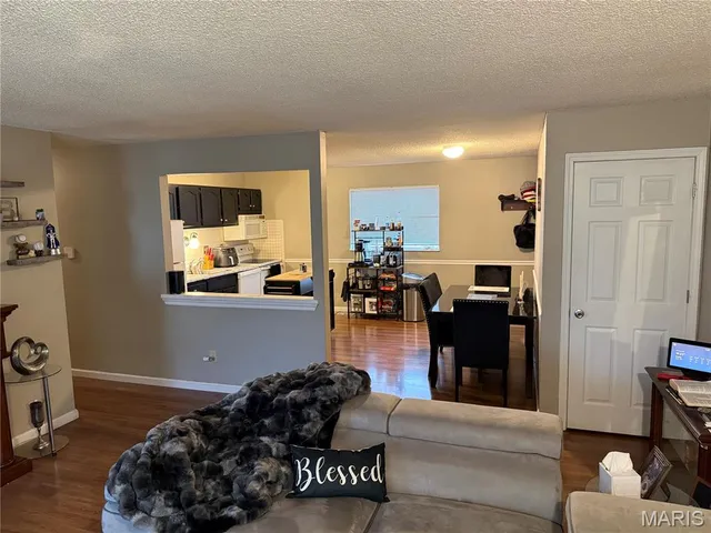 $219,900 | 2333 Bensonhurst Drive, Florissant, MO 63031