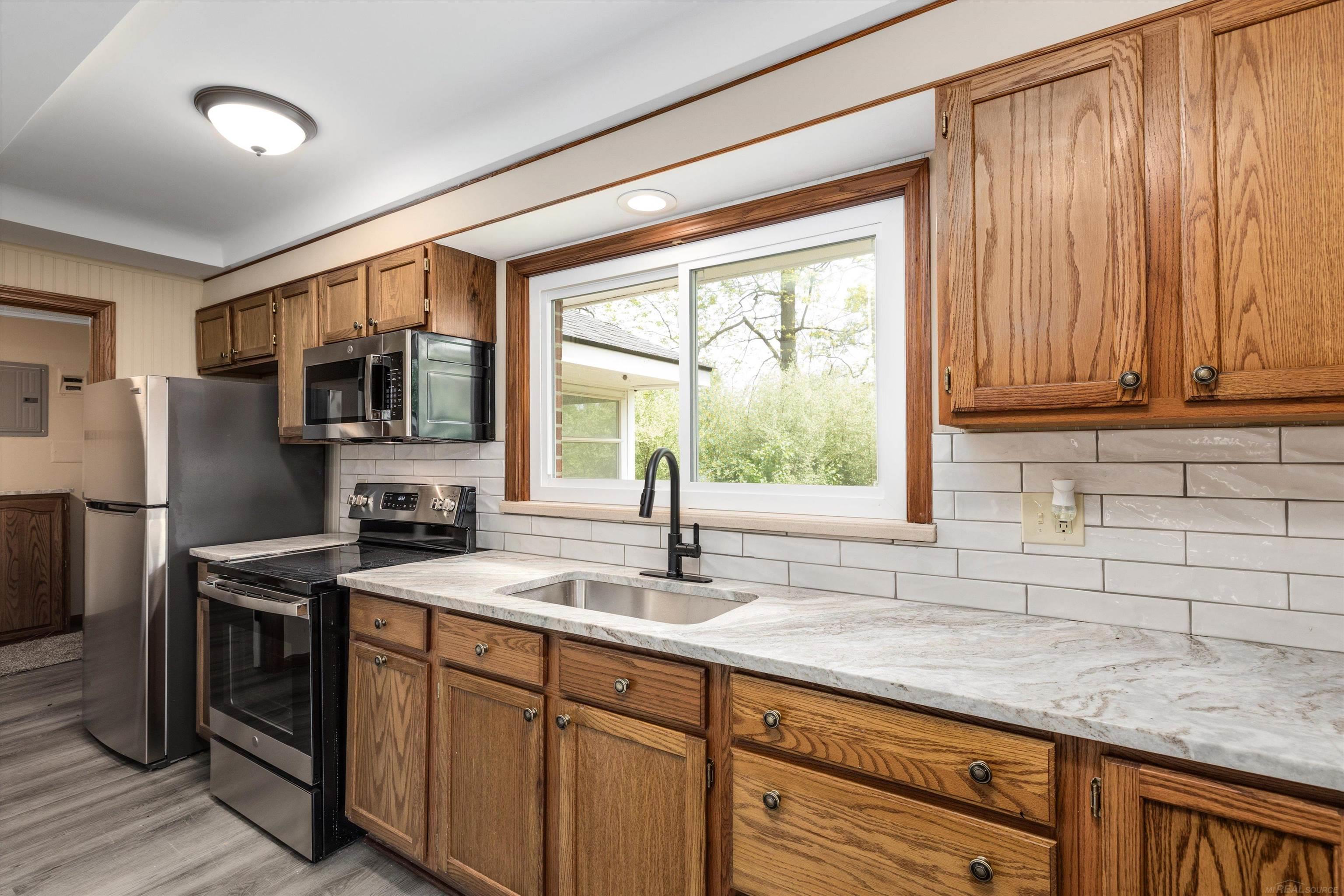 2900 Haley Road White Lake, MI 48383 - Photo 11 of 28 50109153-10.JPG
