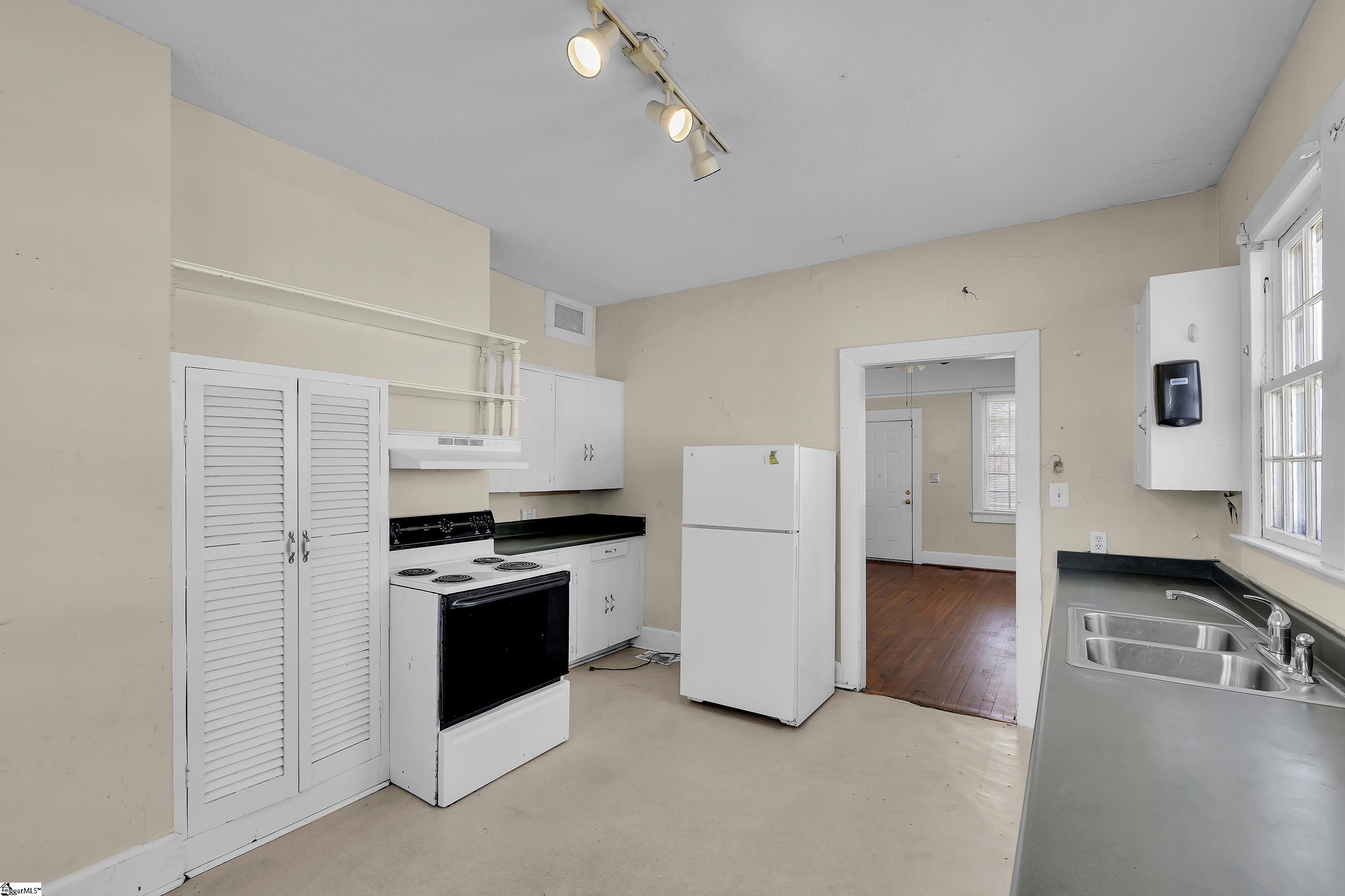 22 Meadow Street Lyman, SC 29365 - Photo 8 of 19